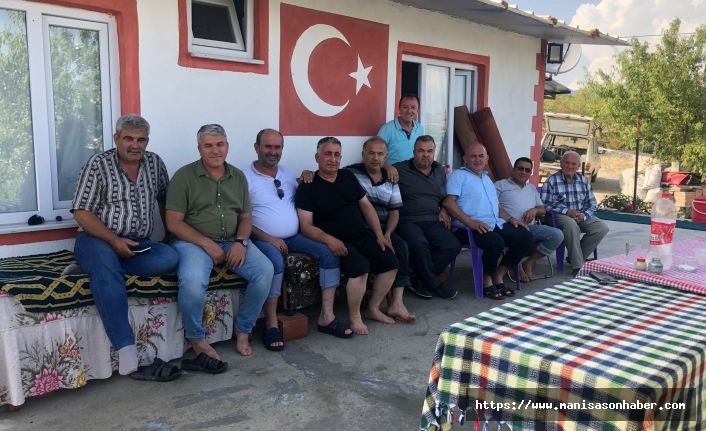 Böyle dostluklar, dostlar başına.. 27 yıl sonra Demirci'de buluştular