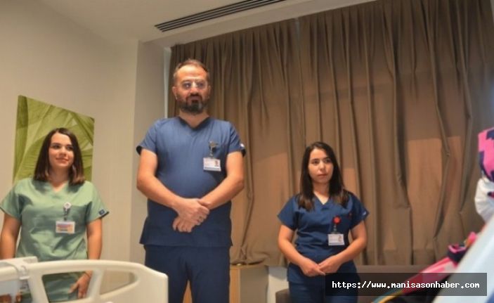 Mucize! 8 yıldır diyaliz tedavisi gören  kadın ikiz dünyaya getirdi