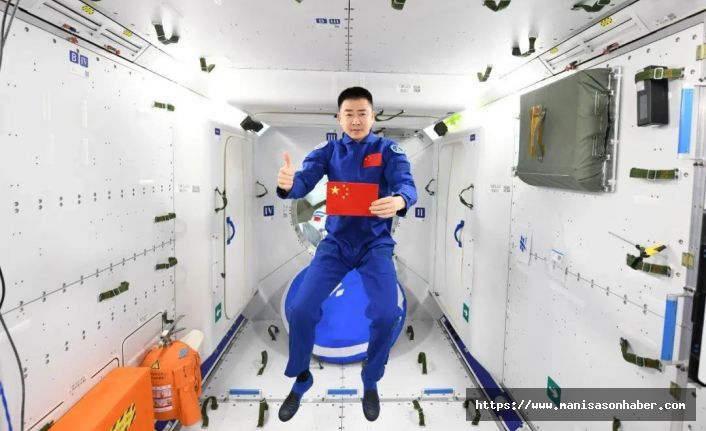 Chen Dong, uzayda 200 günden fazla görev yapan ilk Çinli astronot oldu