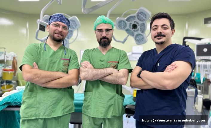 Kafatası kırığına narkozsuz müdahale! Hasta ile sohbet ede ede ameliyat da cabası