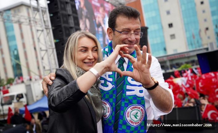 Ekrem İmamoğlu  Rize'de sevgi seli ve gül yağmuruyla karşılandı