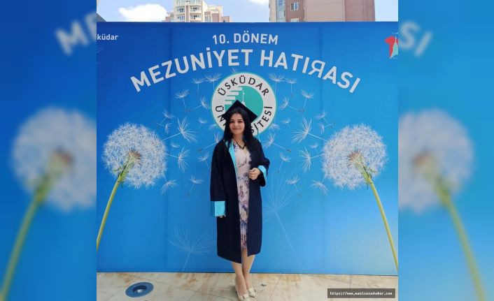 42 yaşında çocukluk hayalini gerçekleştirdi! Üsküdar Üniversitesinde 3 program bitirdi