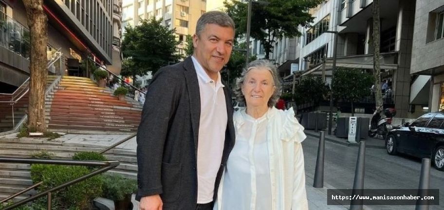 Gazeteci İsmail Küçükkaya bugün annesi Halise Hanım'ı kaybetti