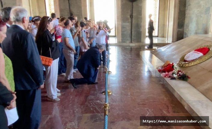 ATA Parti Genel Başkanı Atatürk’ü Türk töresine göre selamladı!