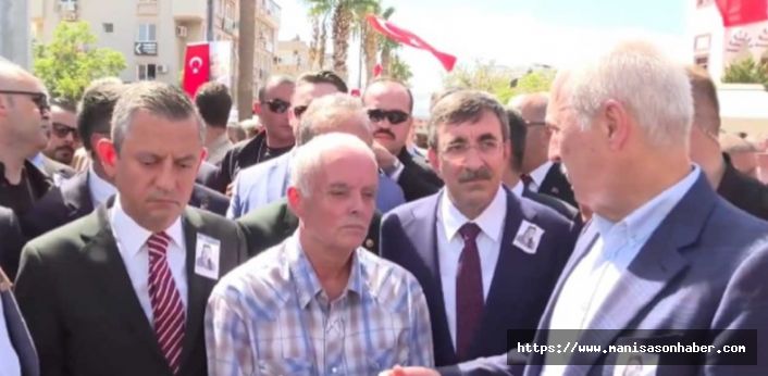 Cenaze Töreninde  Kurtulmuş ve Özel arasında  yaşanan tartışma gündem oldu