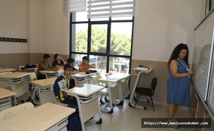 Şehzadeler Belediyesi, İngilizce Kursları ile öğrencilere yabancı dilde eğitim desteği sunmaya devam ediyor