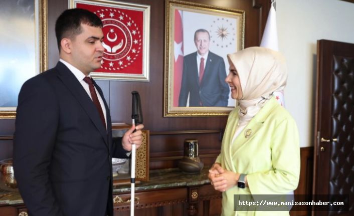 Türkiye'nin ilk görme engelli hakim yardımcısı görevde