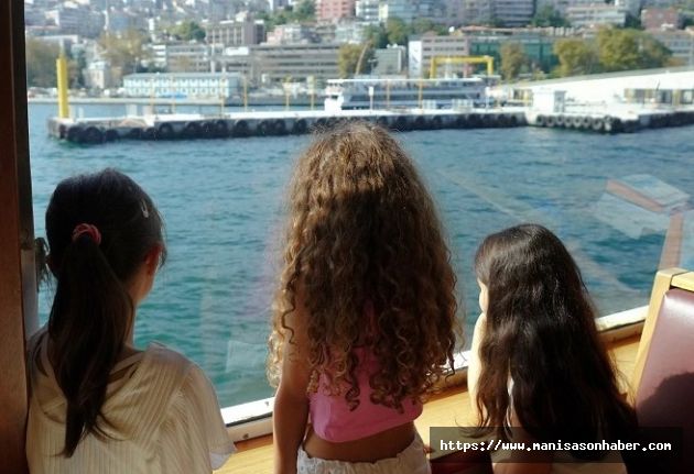 İstanbul'da şehir hatları kız çocukları için demir aldı
