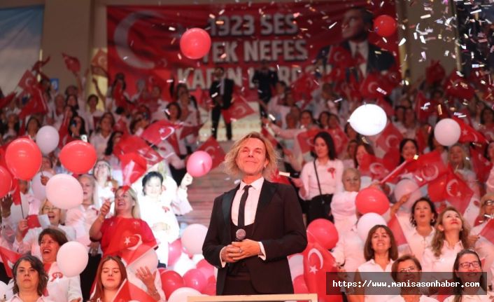 Soner Arıca ve 1923 Kadın Korosundan Cumhuriyetin 101’nci yılı anısına muhteşem konser 
