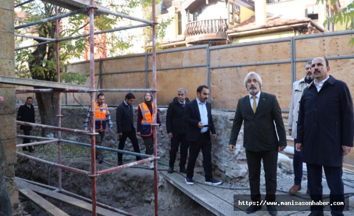 Başkan Altay iki önemli selçuklu eserindeki restorasyon çalışmalarını inceledi