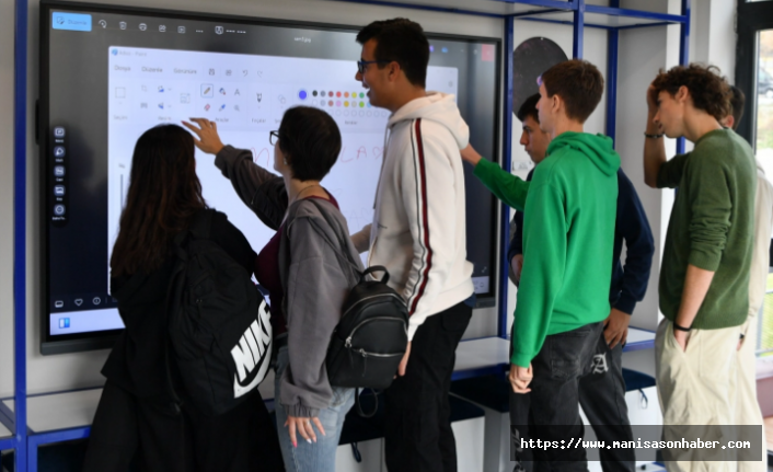 Erasmus öğrencileri Aziz Sancar Bilim ve Sanat Merkezi’nde