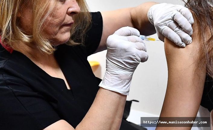 İzmir Büyükşehir HPV aşısı uygulamasını başlattı... Kadınlar ilk dozları yaptırdı