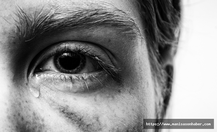 Retina Yırtığı Nedir ve Nasıl Oluşur? Retina Yırtığı Körlüğe Sebep Olur mu?