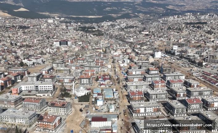 Ağır yıkıma uğrayan şehir yeniden ihya ediliyor... Kahramanmaraş'ta 4 bin işçi aralıksız çalışıyor