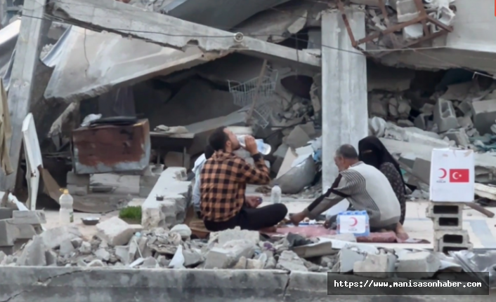 Gazze'de yıkıntılar arasında iftar! Kızılay Gazze'deki aşevi kapasitesini 30 bine çıkardı