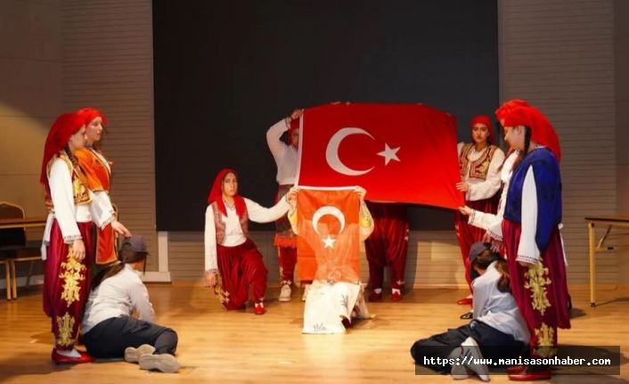 İstiklal Marşı'nın kabulünün 104. yılı Ayvalık'ta kutlandı