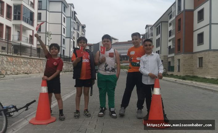 23 Nisan’da TOKİ Çocuklarından Başkan Aktulun’a Çağrı "Başkan Abla, Top Oynayacak Yerimiz Yok!"
