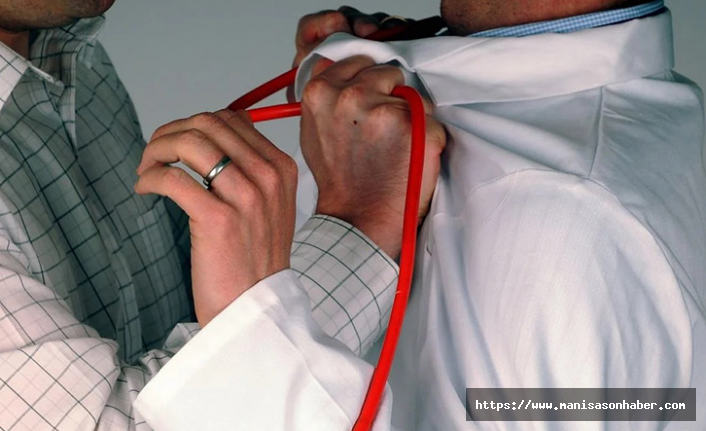 Hastane Acil Servisinde şiddet tehdidini  gören doktor kendini odaya kilitledi!