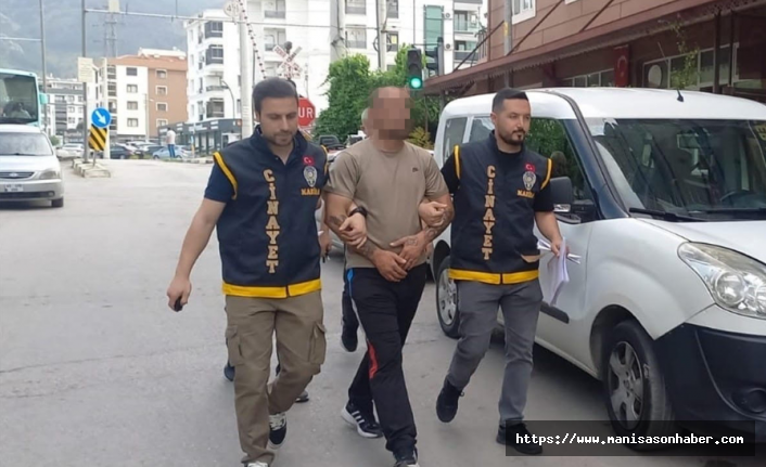Manisa’da Gece Saatlerinde Araçlara Saldırı: 13 Araç Zarar Gördü, Şüpheli Yakalandı