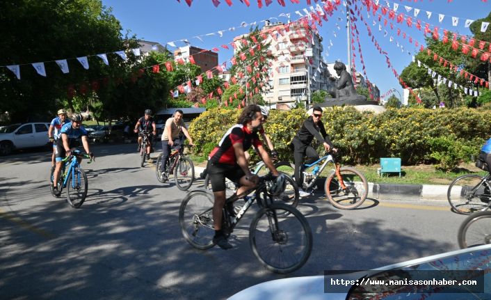 Manisa’da Pedallar Çevre İçin Döndü: Manisa Tarzanı Anısına Bisiklet Turu Düzenlendi
