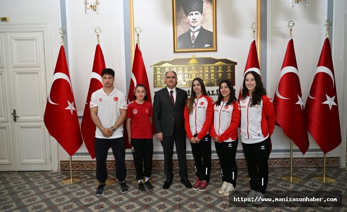 Vali Özkan: “Bugünümüze umut olan, geleceğimizi inşa eden gençlerimizdir”