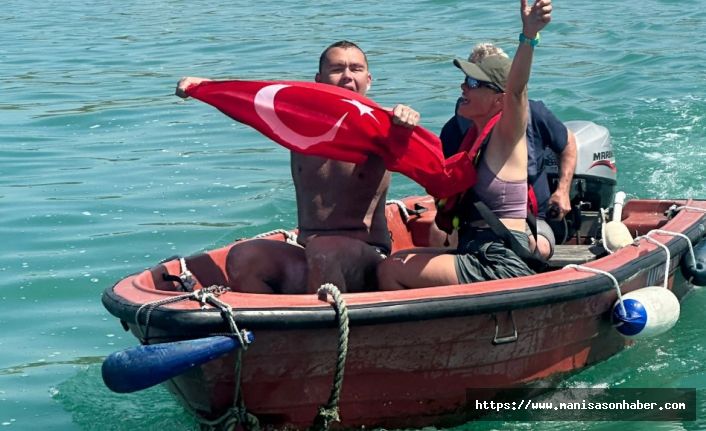 İzmir’in gururu Tuna bir kez daha tarih yazdı... Tuna, 'Manş' hedefine ulaştı!