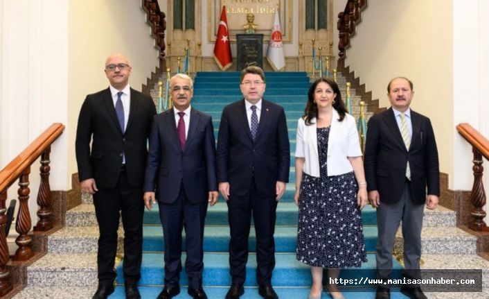 Adalet Bakanı Tunç, DEM Parti heyetini kabul etti: “Terörsüz Türkiye ortak hedefimiz”