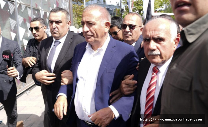 Kayyum Gürsel Tekin’den “30 Kişilik Liste” Uygulaması: CHP’liler Kendi Binasına Giremiyor
