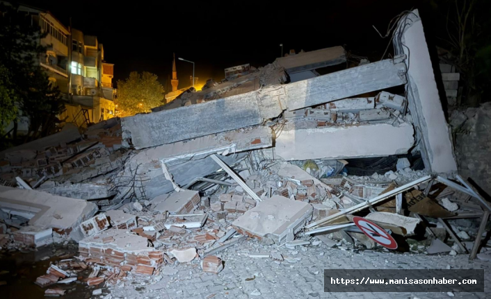 Balıkesir Sındırgı’da 6,1 Büyüklüğünde Deprem: Üç Bina ve Bir Dükkan Yıkıldı