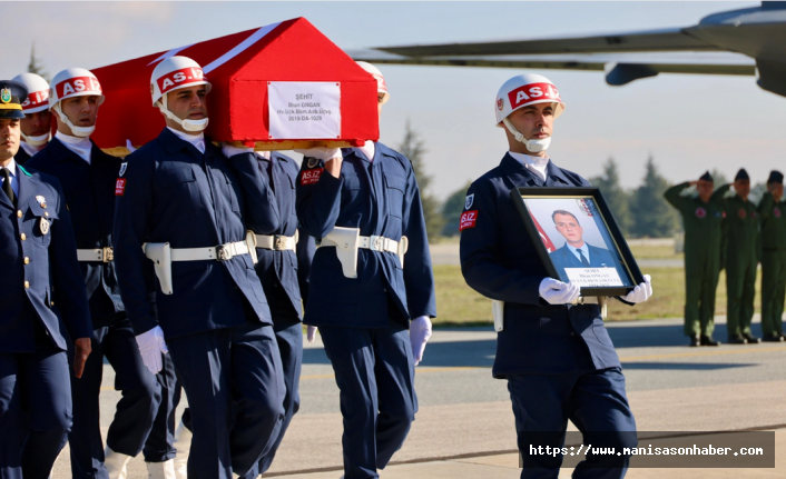 Azerbaycan’dan Dönen Askeri Uçak Düşmüştü: Şehit Subaylar Eskişehir’de Törenle Karşılandı