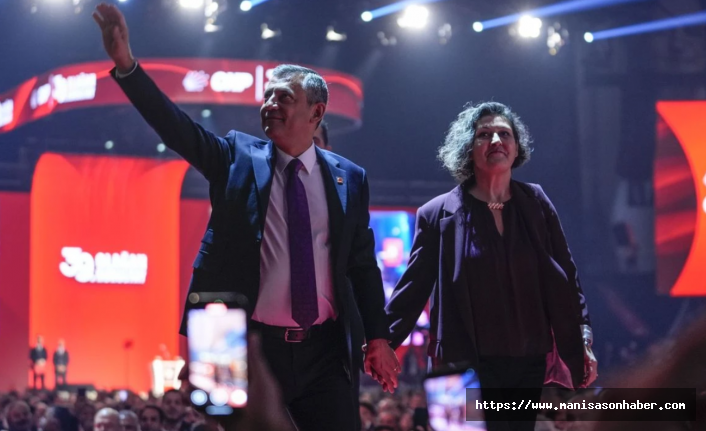 Özgür Özel Tüm Geçerli Oyları Alarak Yeniden CHP Genel Başkanı Seçildi