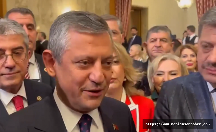 Özel’den resepsiyonda dikkat çeken tavır: Erdoğan’la tokalaşmadı, “hukuksuzluk” vurgusu yaptı