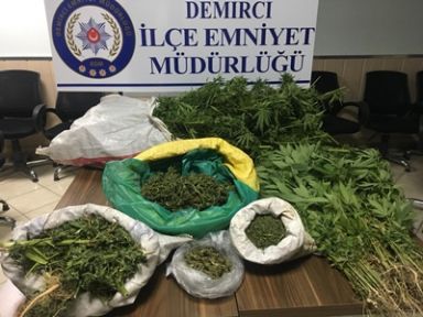 Polis göz açtırmıyor Demirci'de uyuşturucu ele geçirildi