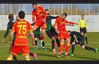 Akhisar ligde kalma ümidini gelecek haftalara taşıdı