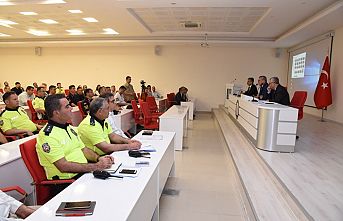 Trafik Güvenliği Bilgilendirme Toplantısı, Vali Deniz Başkanlığında Gerçekleştirildi
