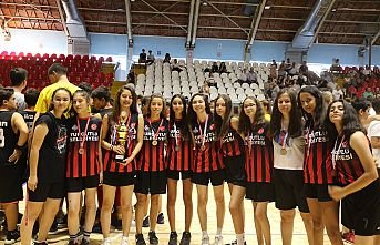 Basketbolda Turgutlu Belediyespor Rüzgarı Esti