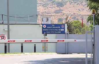 Manisa'da 4 tutuklu cezaevinden firar etti