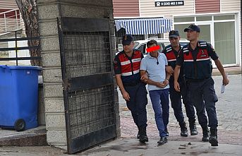 Demirci Jandarması evrakta sahtecilik şüphesiyle 1 kişiyi gözaltına aldı