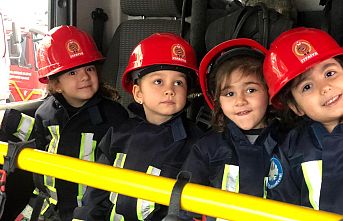 Miniklerden İtfaiye’ye Kutlama Ziyareti