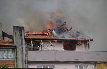 Demirci 'de Rüzgarlı Havada Çıkan Yangın İtfaiyeyi Teyakkuza Geçirdi