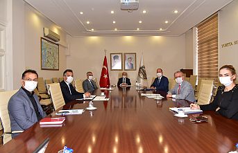 Vali Karadeniz Başkanlığında Yunusemre İlçesi Covid-19 Faaliyetleri Değerlendirildi