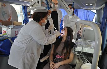 Ağız ve diş sağlığı bakımında aileler çocuklara örnek olmalıdır