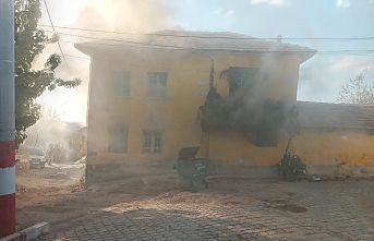 Son Dakika! Yangın çıkan ev kullanılamaz hale geldi