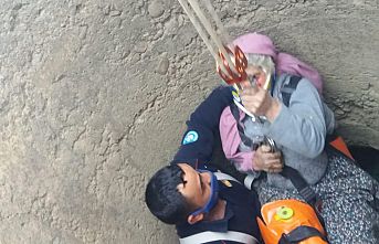 Kuyuya Düşen Vatandaşı İtfaiye Ekipleri Kurtardı