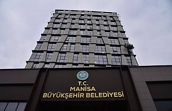 Manisa'da Büyükşehir binasına TC asıldı
