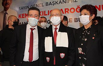Bir takım tutar gibi parti tutulmaz