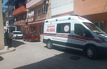 Evinin merdiven boşluğuna asarak intihar etti