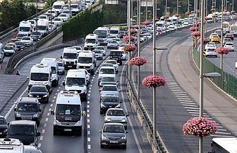 Türkiye’de 6 kişiye 1 otomobil düşüyor