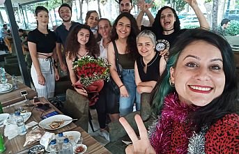 Genel sanat yönetmeni Gezgin’e sürpriz doğum günü kutlaması