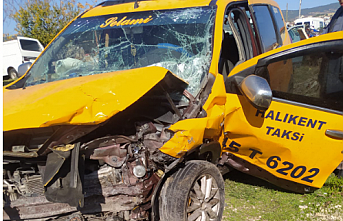 Detaylar ortaya çıktı! Demirci'de meydana gelen trafik kazasında 3 kişi mucizelerle kurtuldu
